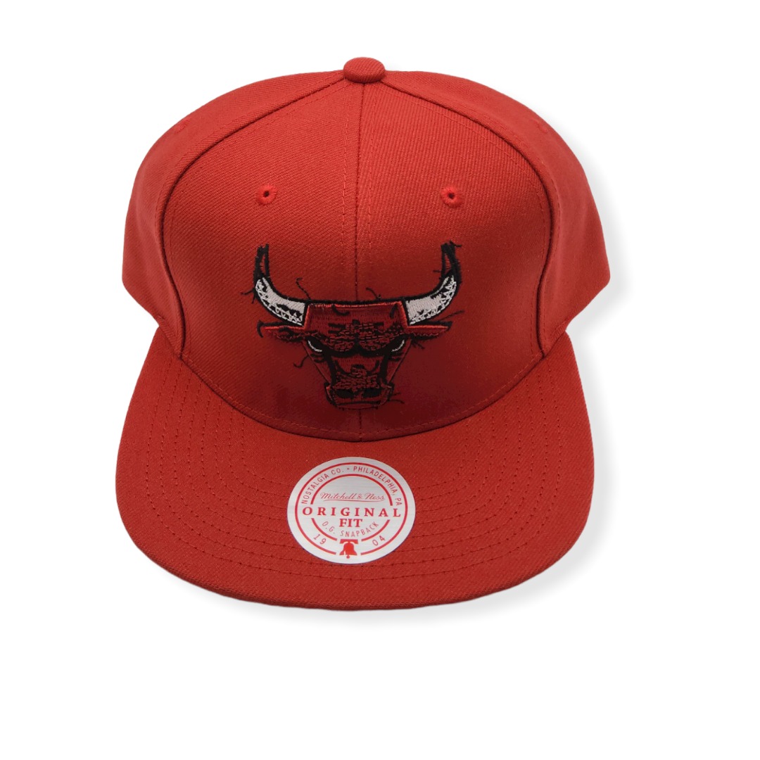1662677375_MN-Bulls-Embroidery-Glitch-196294176566-01.jpg