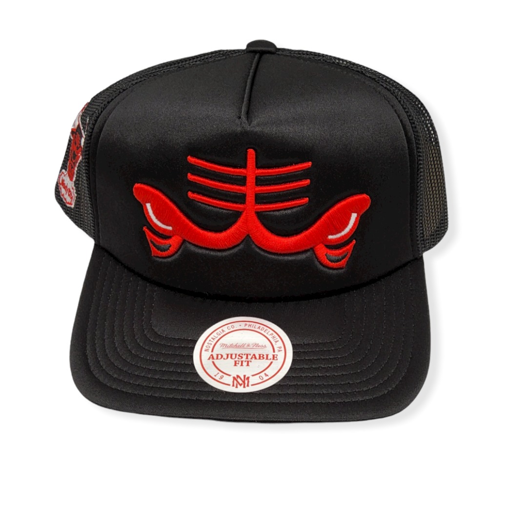 1663183779_MN-Bulls-Logo-Remix-Trucker-195563795705-01.jpg