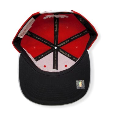 MN-Bucks-Cardinal-Red-2T-195563073414-05.jpg
