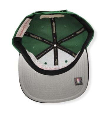MN-Bucks-Core-Basic-Green-Black-195563193624-05.jpg