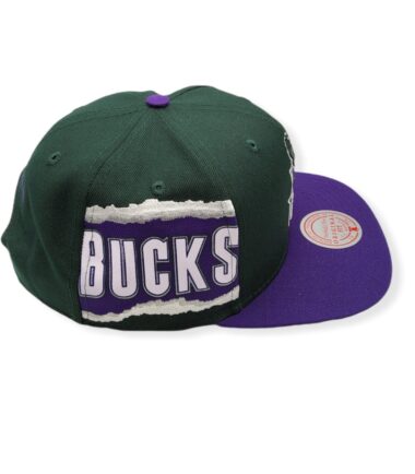 MN-Bucks-Jumbotron-195563795361-04.jpg