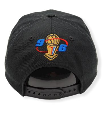 MN-Bulls-96-Champions-Wave-195563039144-04.jpg