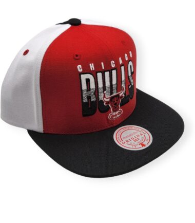 MN-Bulls-Billboard-2-Red-Black-196945018467-03.jpg