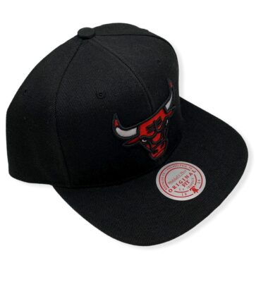MN-Bulls-Core-Basic-Black-195563182369-03.jpg