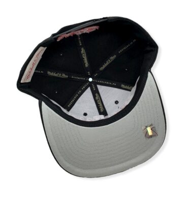 MN-Bulls-Core-Basic-Black-195563182369-05.jpg
