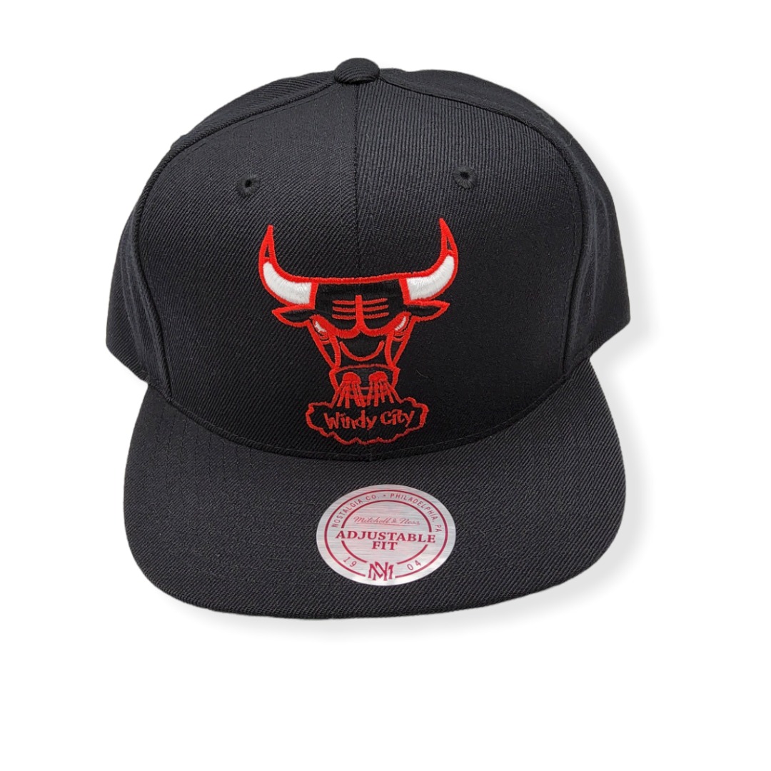 MN-Bulls-Wool-Solid-Black-886047402768-01.jpg