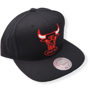 MN-Bulls-Wool-Solid-Black-886047402768-03.jpg