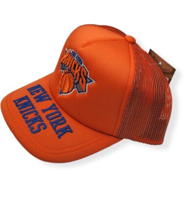 MN-Knicks-Puff-the-Magic-Trucker-196294309520-02.jpg