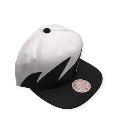 MN-Sharktooth-Branded-Black-White-196294669815-03.jpg