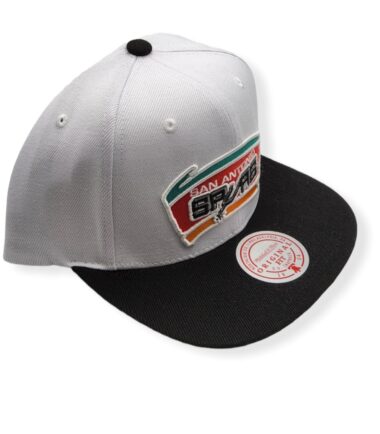 MN-Spurs-Core-Basic-White-697589726157-03.jpg